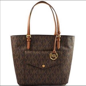 Brand new Michael Kors purse with the tags!